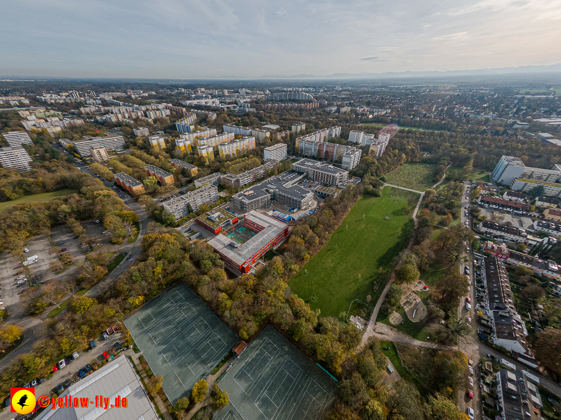 03.11.2022 -  Ostparksee mit Umgebung in Neuperlach